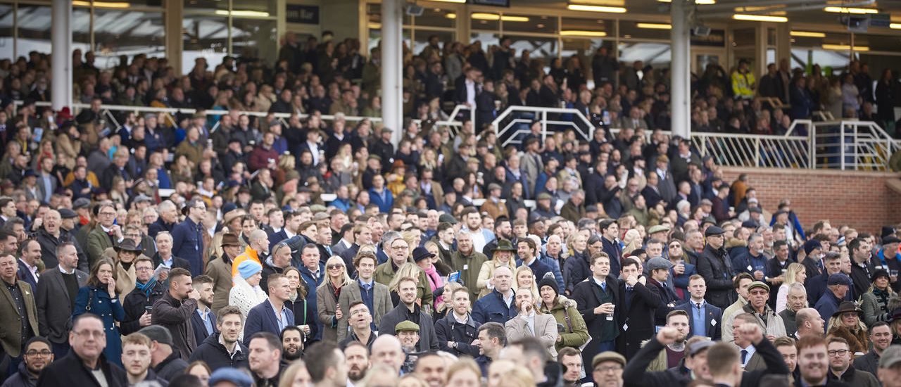 Newbury Crowd at Coral Gold Cup