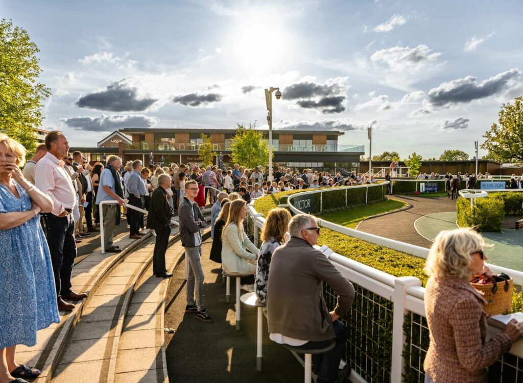 Summer Image Newbury Racecourse Parade Ring Crowd (1)