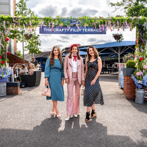 What To Wear at Newbury Racecourse