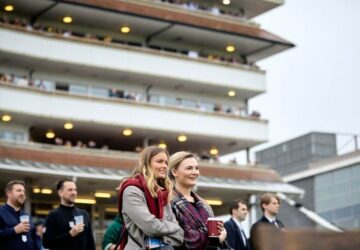 Premier Enclosure Newbury Racecourse (1)
